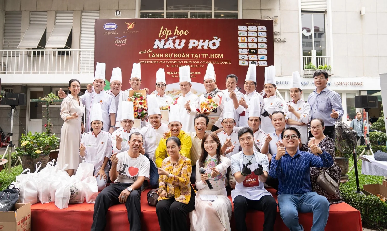 Sự kiện lớp học nấu phở dành cho lãnh sự đoàn
