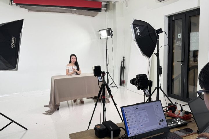 GIẢI PHÁP STUDIO & DỊCH VỤ LIVESTREAM CHUYÊN NGHIỆP CHO NHÃN HÀNG TẠI TP.HCM | D.STUDIO